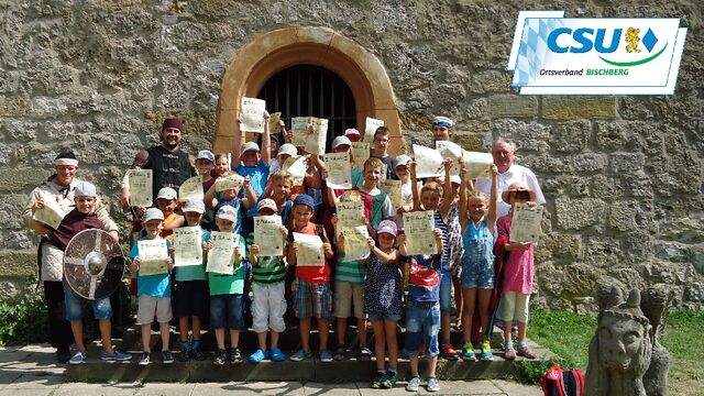glückliche Kinder auf der Giechburg
