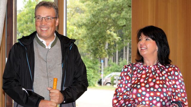 Michael Hamburger , Walentina Dahms