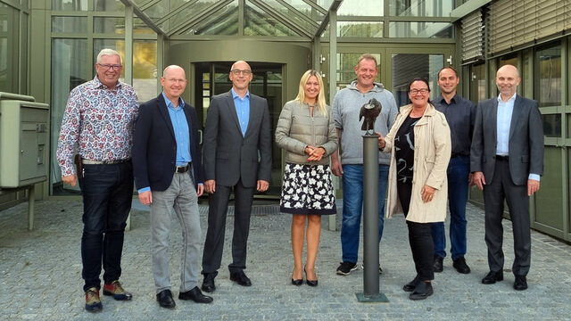 vlnr: 2. Bürgermeister Robert Fischer, Hans Kreutzer, Markus Grundmann, MdB Silke Launert, Marco Riedelbauch, Gaby Dittmar, Christian Heidenreich, Heinz Jahreiß vlnr: 2. Bürgermeister Robert Fischer, Hans Kreutzer, Markus Grundmann, MdB Silke Launert, Marco Riedelbauch, Gaby Dittmar, Christian Heidenreich, Heinz Jahreiß