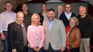 CSU Vorstand Bad Endorf: Johann Webersberger, Wolfgang Kirner, Stefanie Willimayer, Bettina Scharold | oben: Bernd Hackl, Mario Benkert, Josef Moosbauer, Dieter Linde, Alois Loferer, Hans Fritz