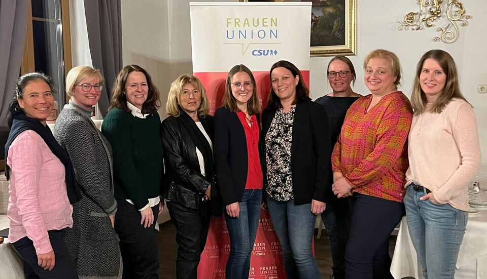 2023 gewählter Vorstand & Kreisvorsitzende Nina Hieronymus & Besuch FU OV Taufkirchen Karin Bauer