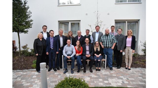 Die neugewählte Vorstandschaft der Jungen Union mit den Ehrengästen der Kreisversammlung Die neugewählte Vorstandschaft der Jungen Union mit den Ehrengästen der Kreisversammlung