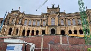 Das Maximilianeum Das Maximilianeum wird gerade renoviert
